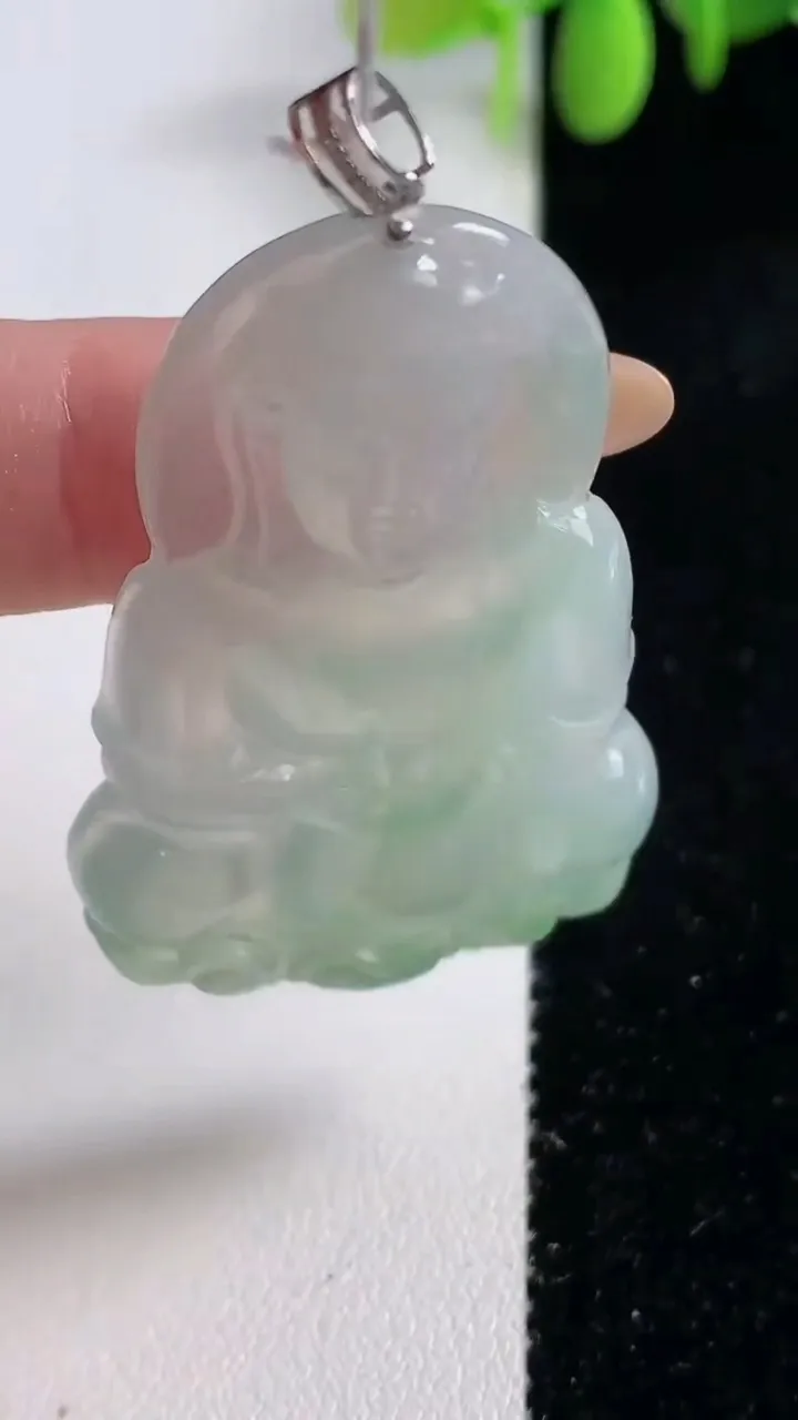 天然A货翡翠观音菩萨吊坠，尺寸474-30-5.4，重量:13.80g
10月29日