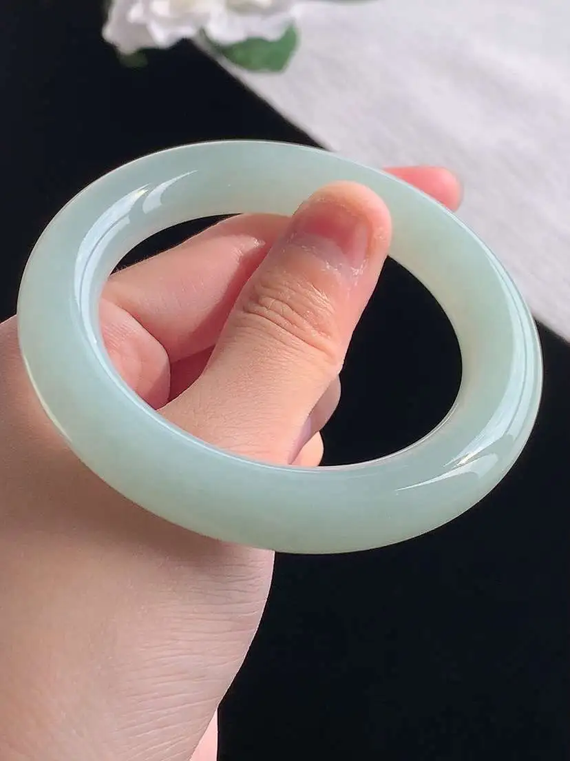 a货翡翠老坑冰种晴底圆条手镯54-55圈口  尺寸54.8×11.3mm 重量72.72g 1028