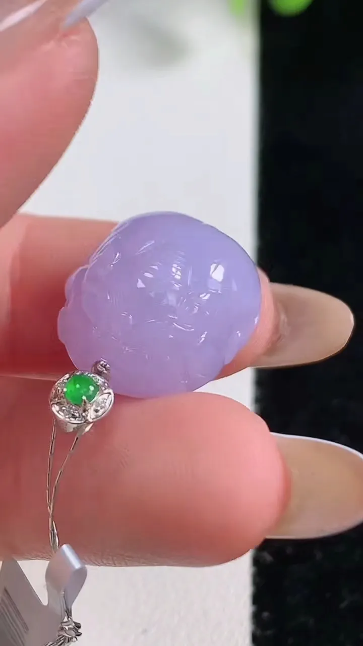 天然A货翡翠18K金紫罗兰貔貅吊坠，尺寸17.7-15-10，重量:5.35g
10月29日