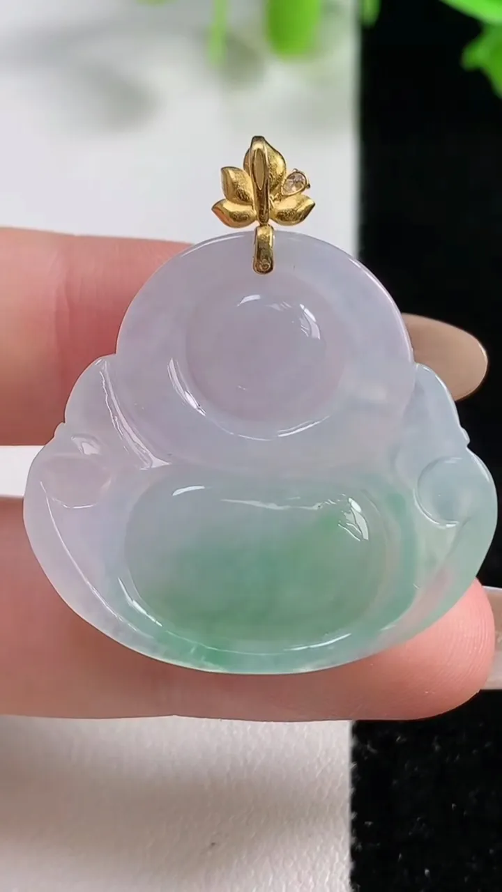 天然A货翡翠佛公吊坠，尺寸29.4-31.5-6.4，重8.35g
10月29日