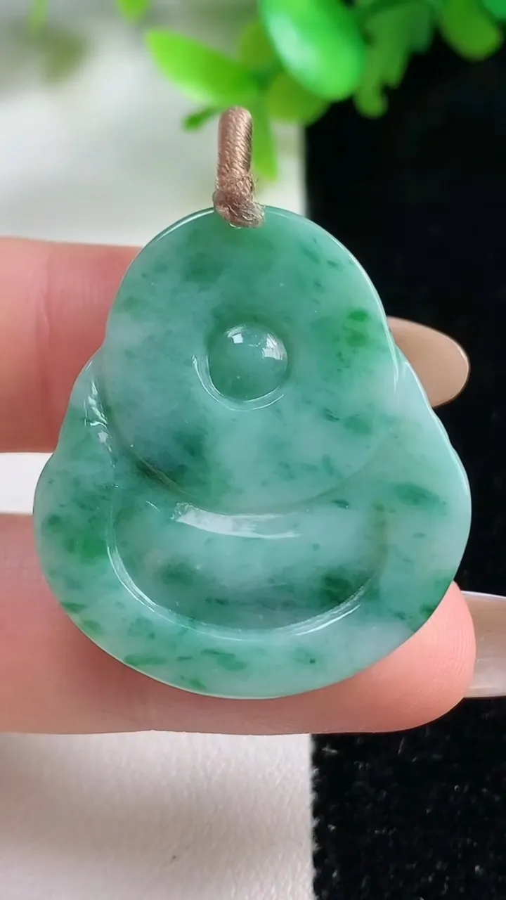 天然A货翡翠佛公吊坠，尺寸32.8-29-6.2，重量:9.44g
10月29日