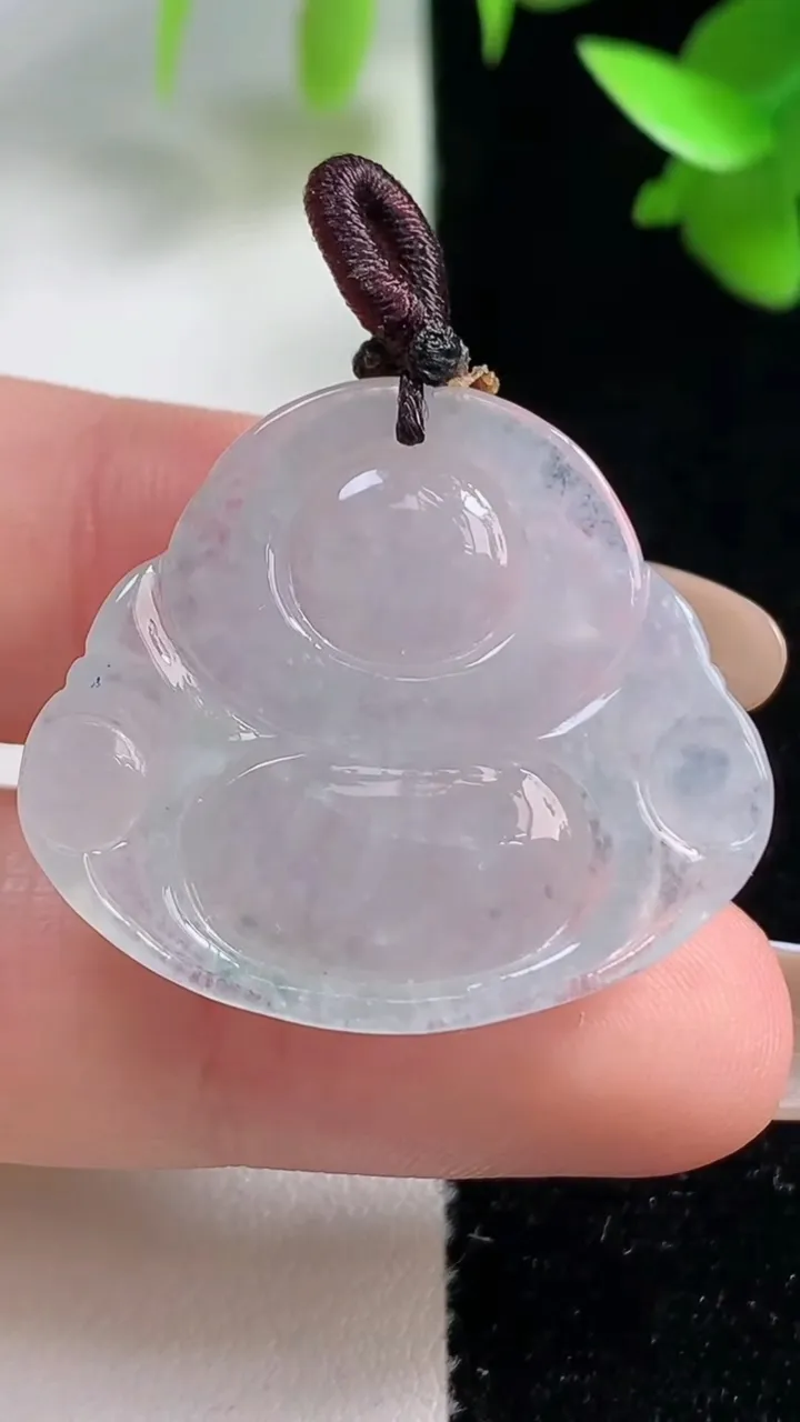 天然A货翡翠佛公吊坠，尺寸26-30-5.6，重量:6.64g
10月29日