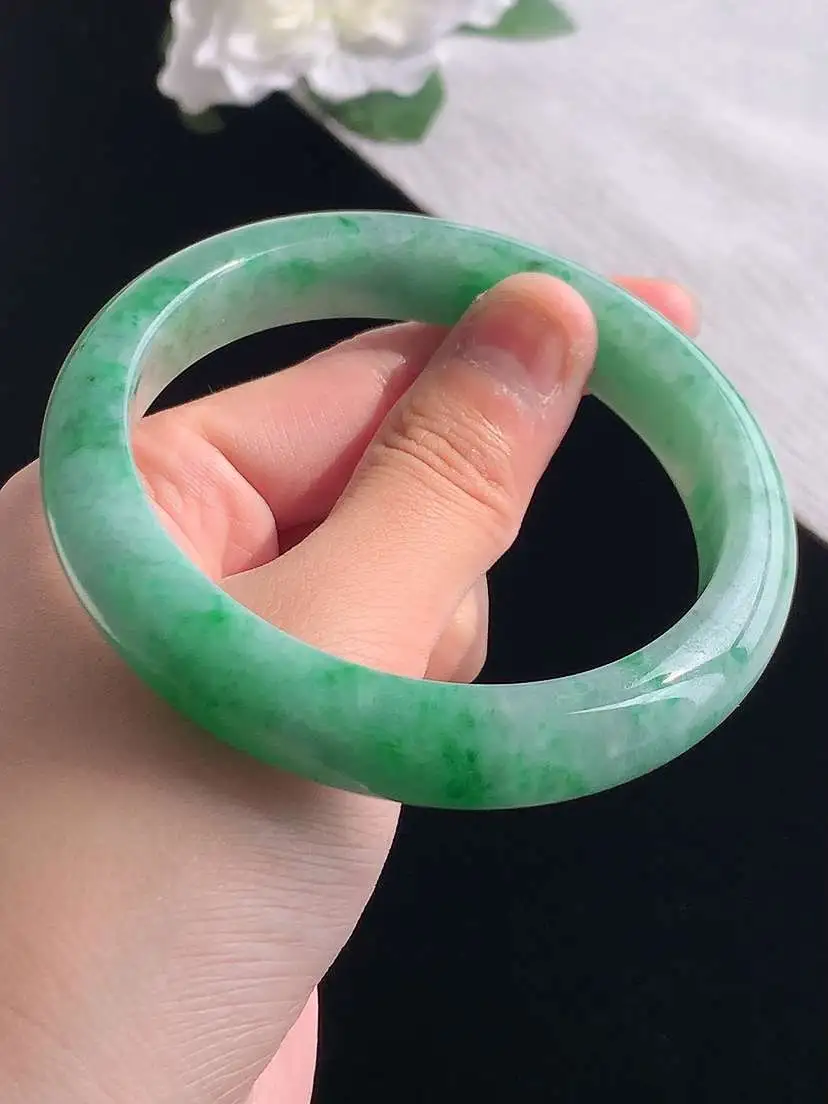 a货翡翠老坑冰种飘绿正装正圈手镯62-63大圈口  尺寸62.2×12.8×8.8mm 重量66.54g 1028