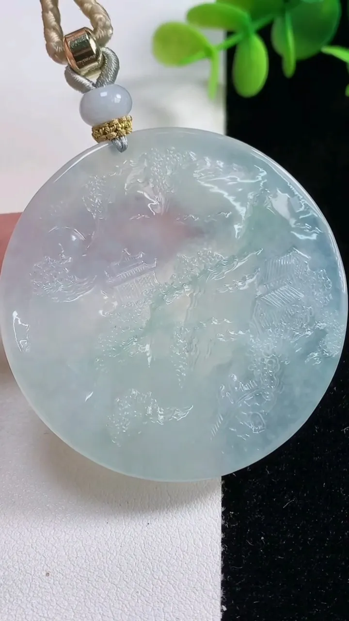 天然A货翡翠山水牌吊坠，尺寸51.9-4.5，重量:35.02g
10月29日