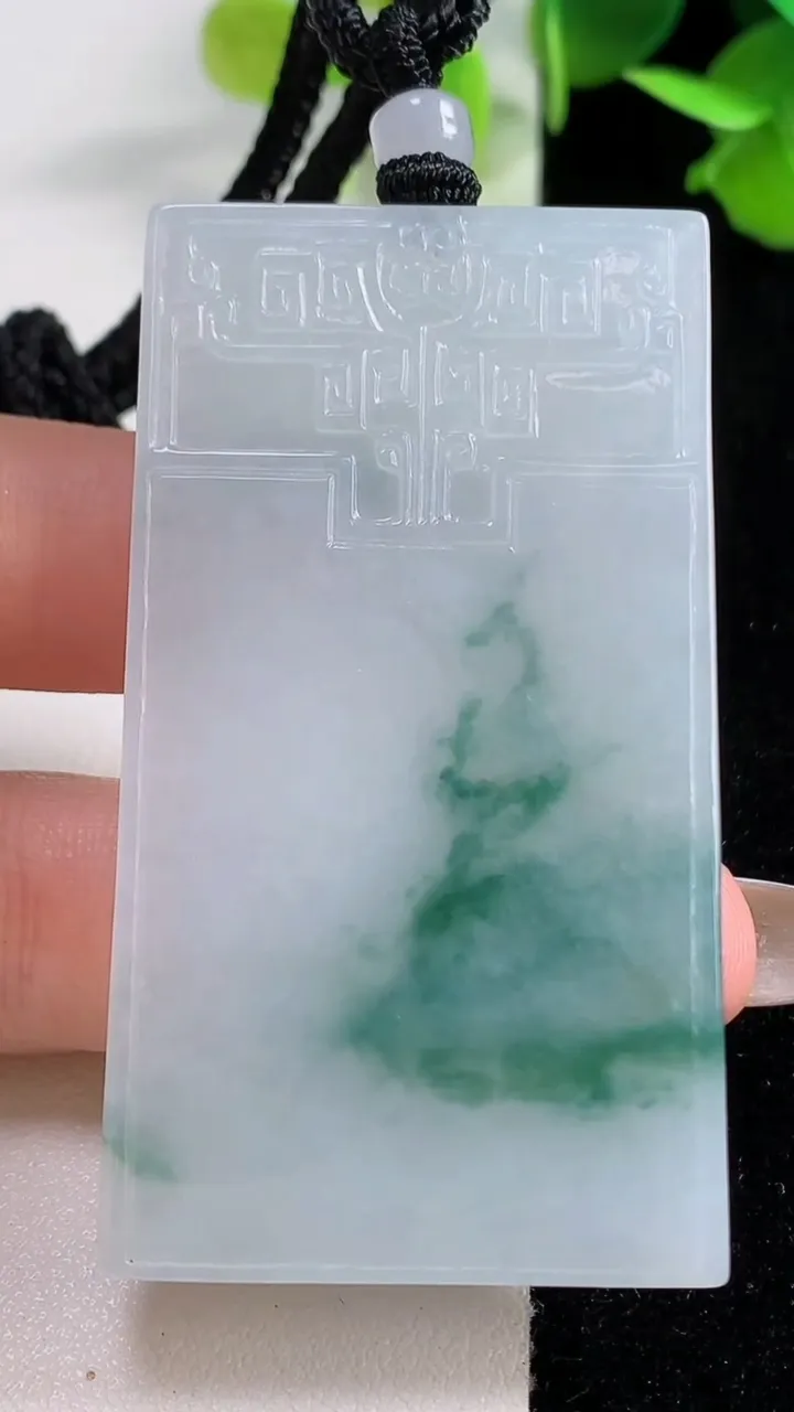 天然A货翡翠冰种飘花仿古无事牌吊坠，尺寸59-33-5，重量:37.62g
10月29日