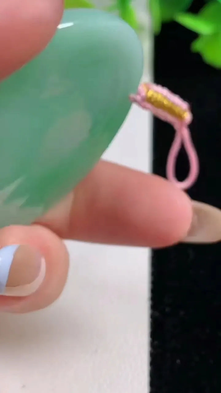 天然A货翡翠普贤菩萨吊坠，尺寸40.7-5.6，重量:26.26g
10月29日