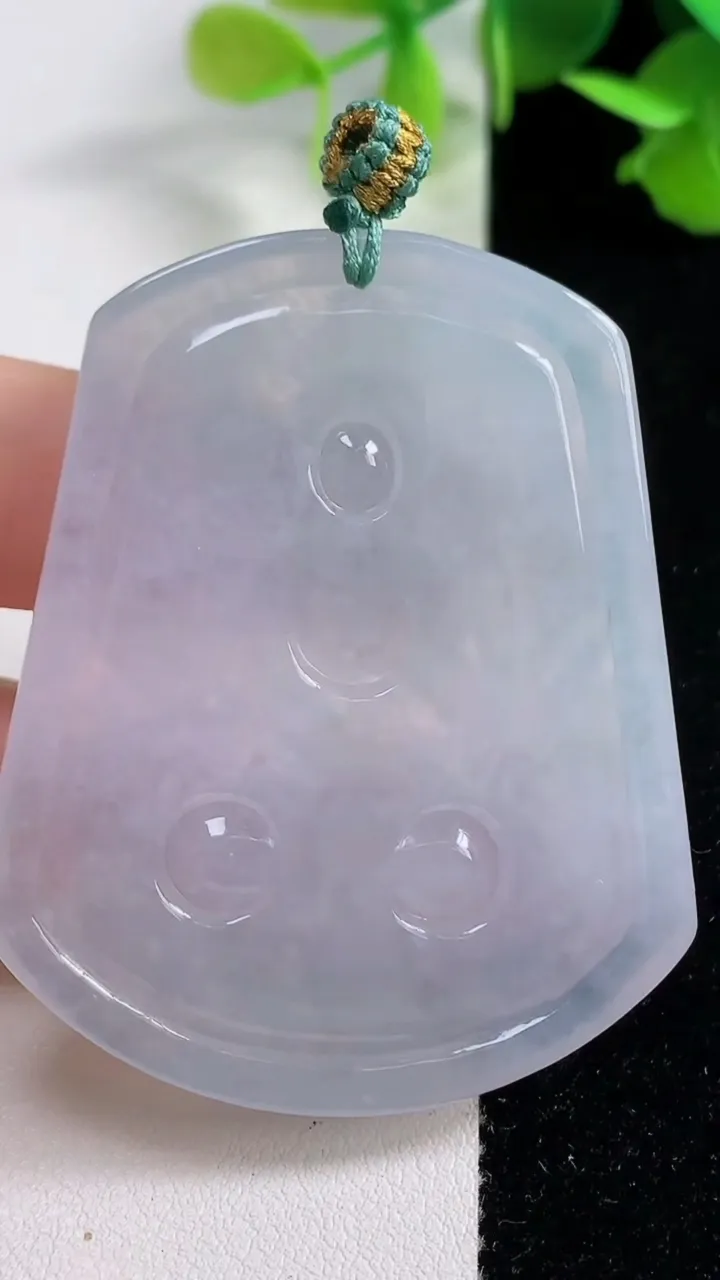 天然A货翡翠紫罗兰千手观音吊坠，尺寸55.2-42.5-5.4，重量:29.74g
10月29日