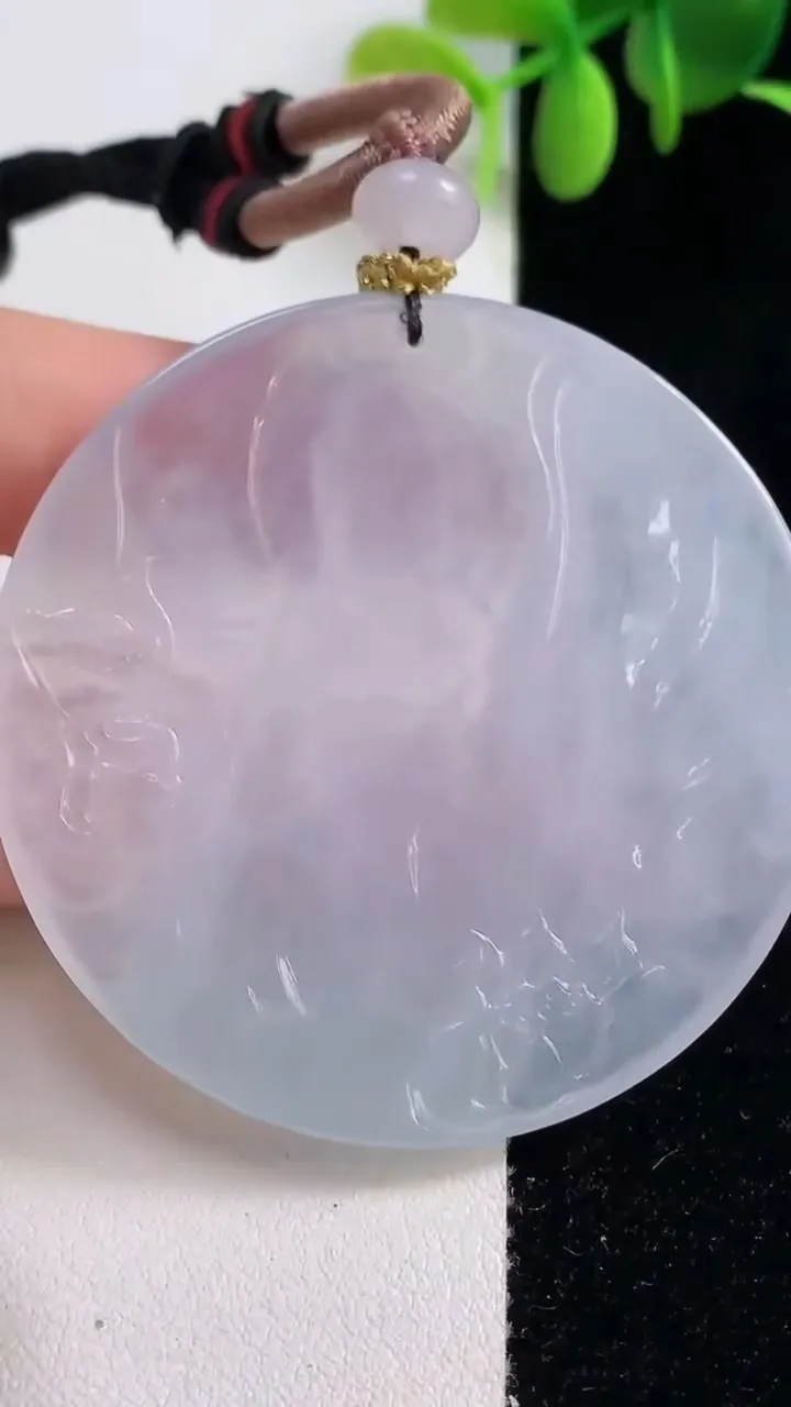 天然A货翡翠冰种紫罗兰文殊菩萨吊坠，尺寸53.8-4.8，重量:39.50g
10月29日