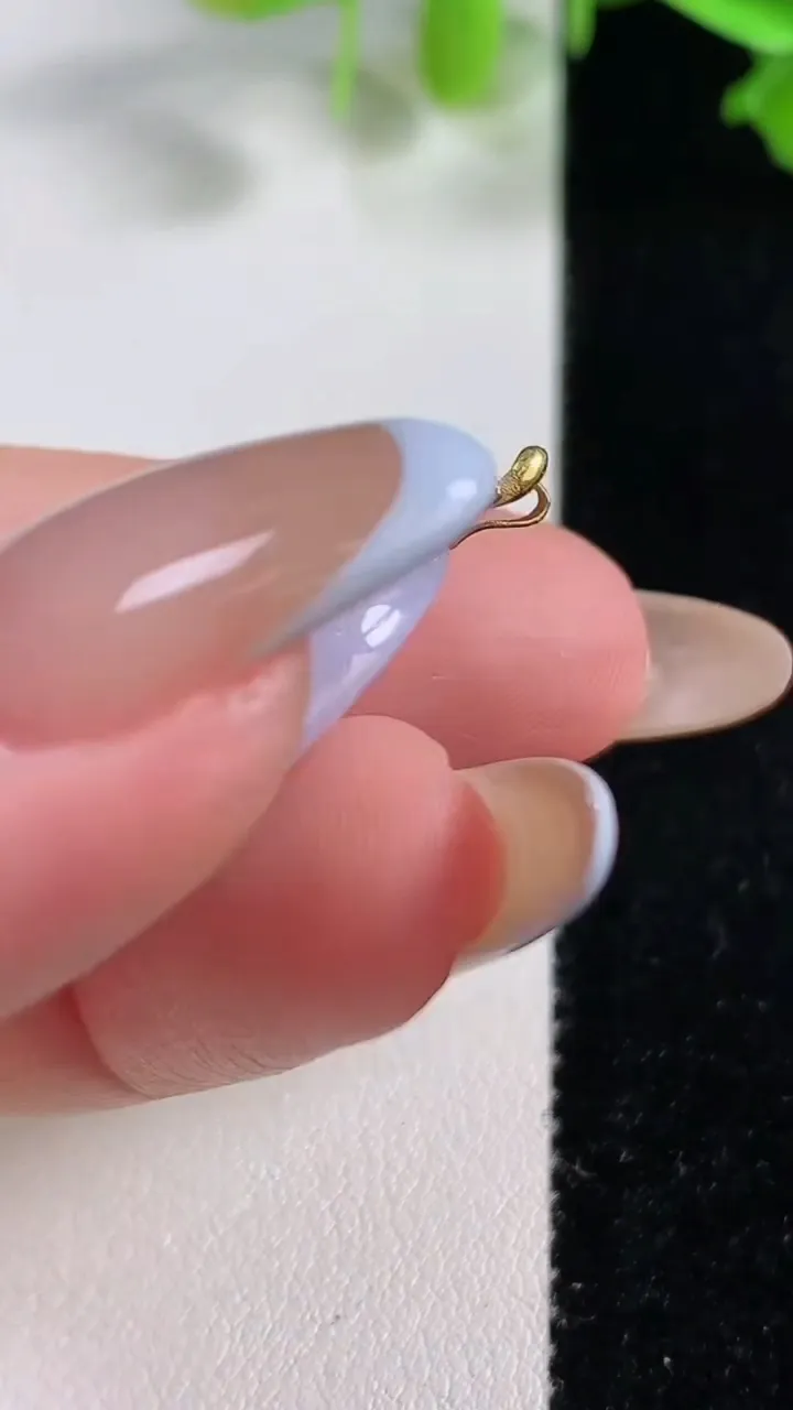 天然A货翡翠18K金紫罗兰蛋面吊坠，尺寸26.4-21.5-10.5，重量:10.16g
10月29日