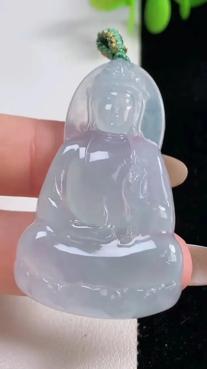 天然A货翡翠观音菩萨吊坠，尺寸48.7-29.8-5.7，重量:14.40g
10月29日
