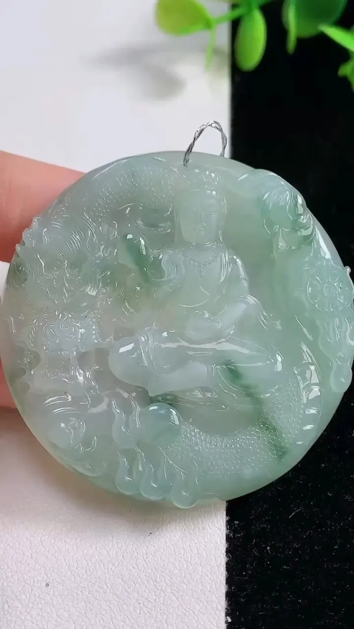 天然A货翡翠祥龙大势至菩萨吊坠，尺寸52.2-5.7，重量:32.06g
10月29日