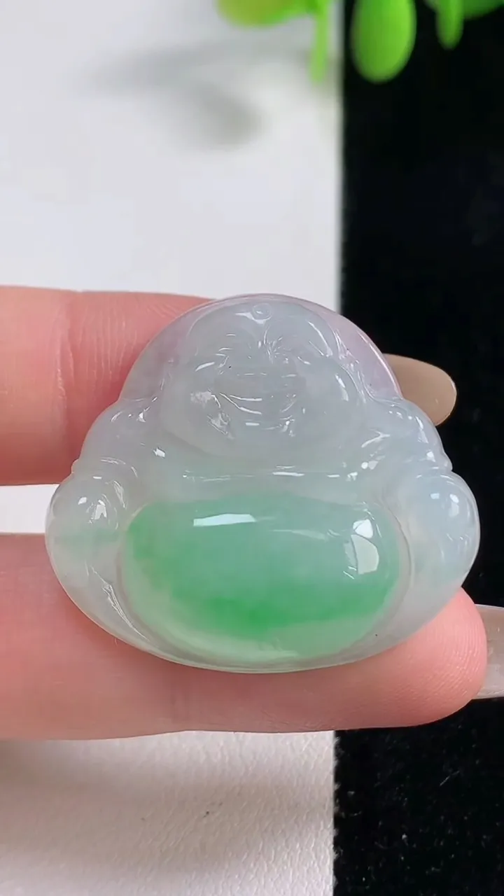 天然A货翡翠佛公吊坠，尺寸28.5-31.8-5.8，重量:8.31g
10月29日