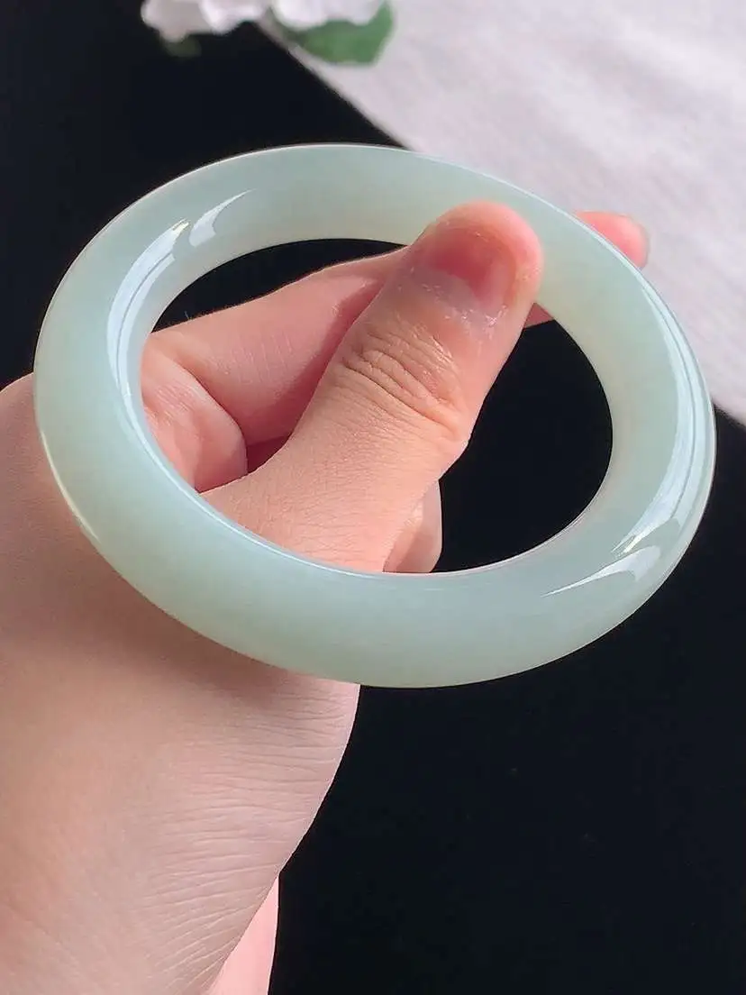 a货翡翠老坑冰种晴底圆条手镯54-55圈口  尺寸54.8×11.3mm 重量72.72g 1028