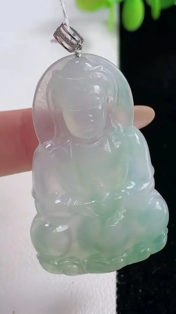 天然A货翡翠观音菩萨吊坠，尺寸474-30-5.4，重量:13.80g
10月29日