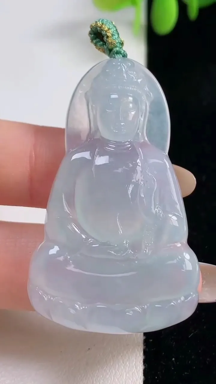 天然A货翡翠观音菩萨吊坠，尺寸48.7-29.8-5.7，重量:14.40g
10月29日
