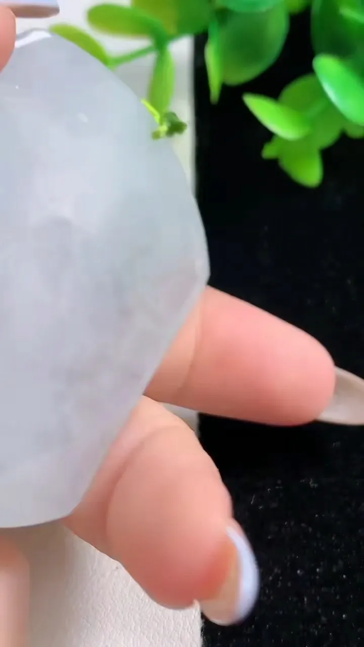 天然A货翡翠文殊菩萨吊坠，尺寸55.6-48-4.8，重量:26.77g
10月29日