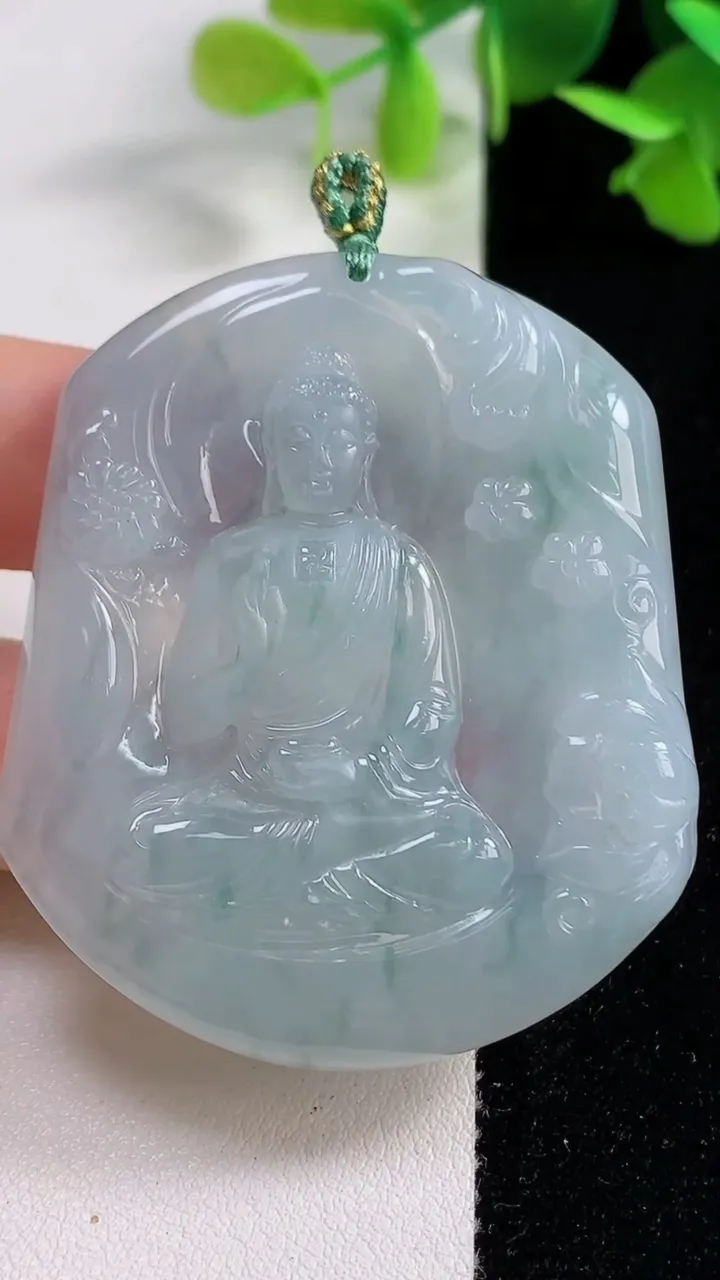天然A货翡翠冰种飘花阿弥陀佛吊坠，尺寸53-45-5.7，重量:27.95g
10月29日