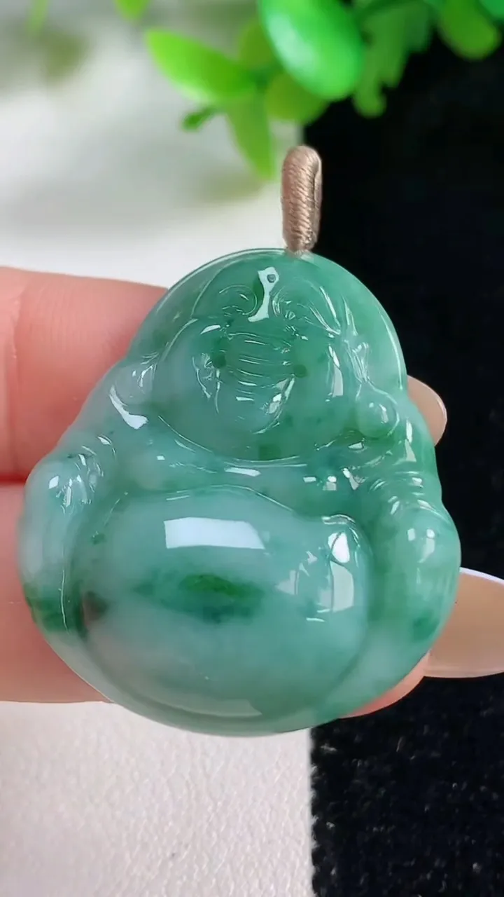 天然A货翡翠佛公吊坠，尺寸32.8-29-6.2，重量:9.44g
10月29日