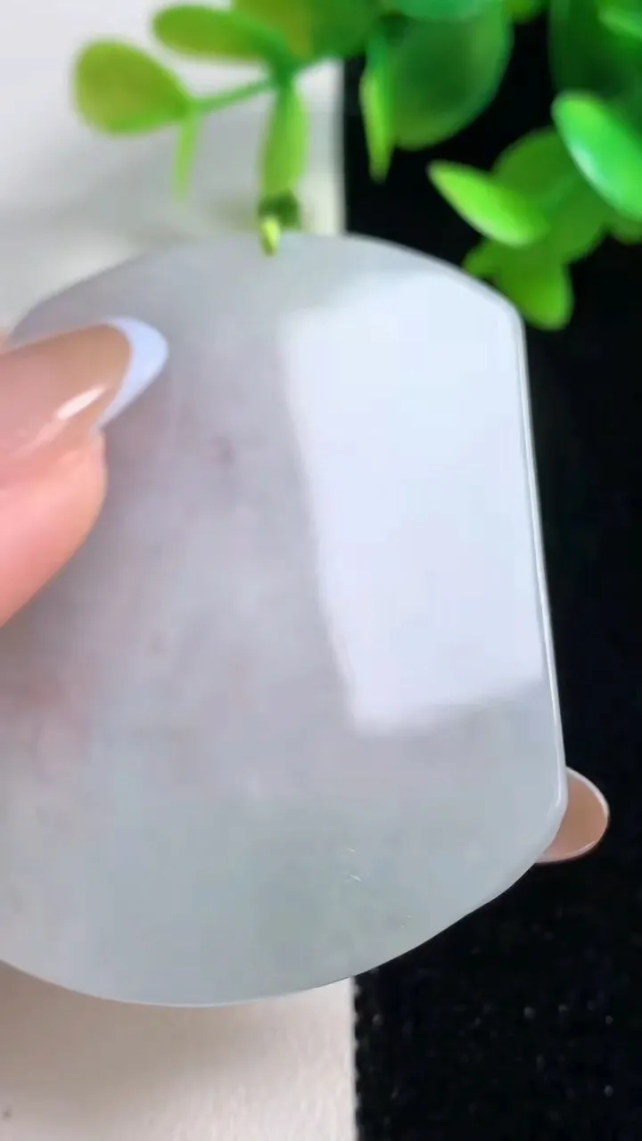 天然A货翡翠文殊菩萨吊坠，尺寸55.6-48-4.8，重量:26.77g
10月29日