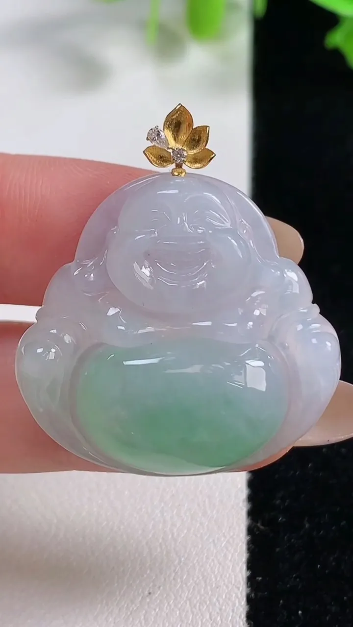 天然A货翡翠佛公吊坠，尺寸29.4-31.5-6.4，重8.35g
10月29日