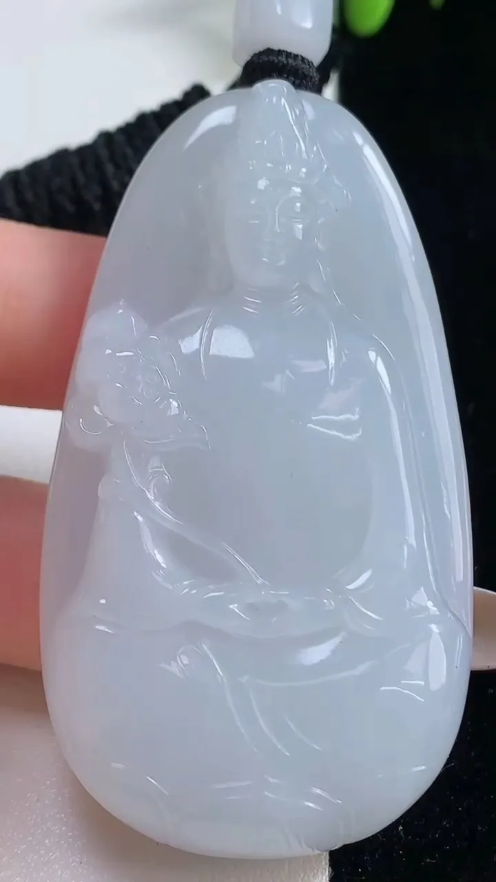天然A货翡翠大势至菩萨吊坠，尺寸63.5-35.6-10.8，重量:57.41g
10月29日