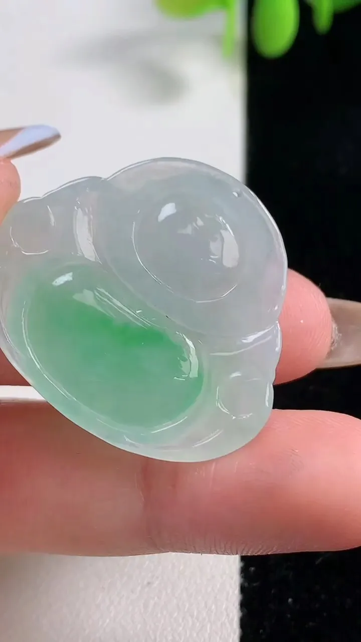 天然A货翡翠佛公吊坠，尺寸28.5-31.8-5.8，重量:8.31g
10月29日