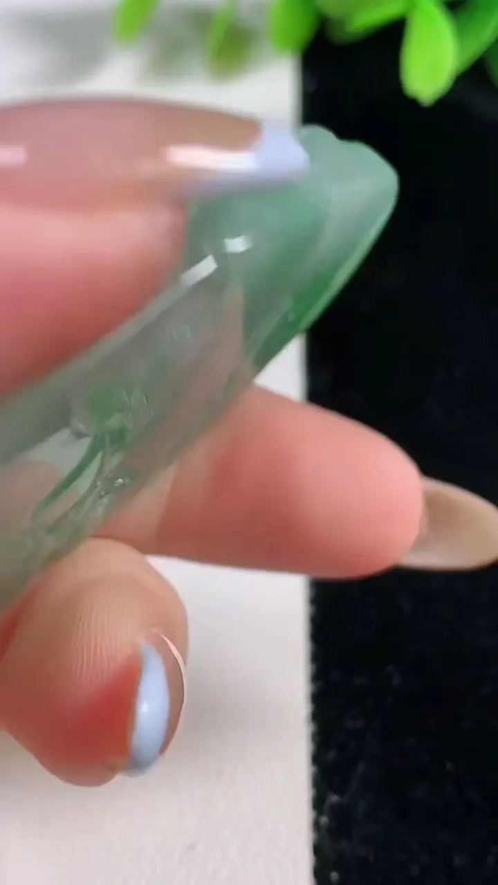 天然A货翡翠山水牌吊坠，尺寸56-35-13，重:47.17g
10月30日