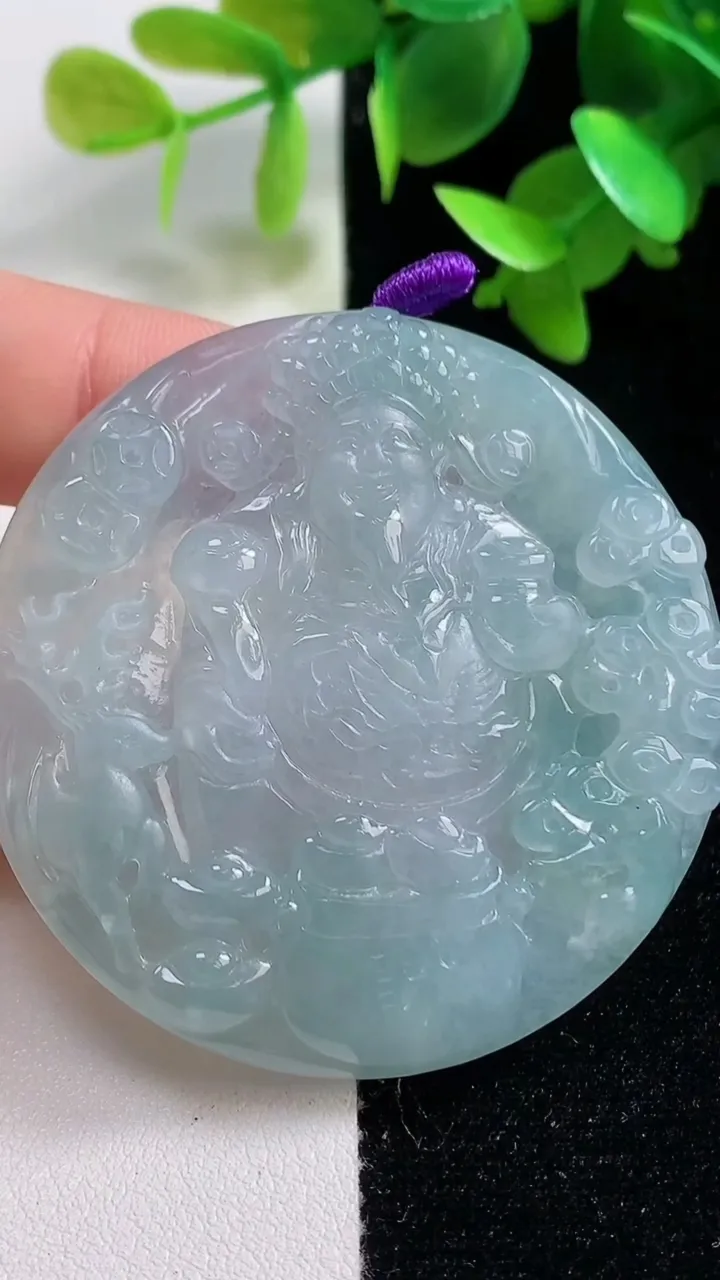 天然A货翡翠财神爷吊坠，尺寸51.2-6，重量:31.88g
10月30日