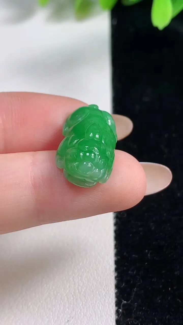 天然A货翡翠貔貅镶嵌件，尺寸22-12-7，重:3.30g
10月30日