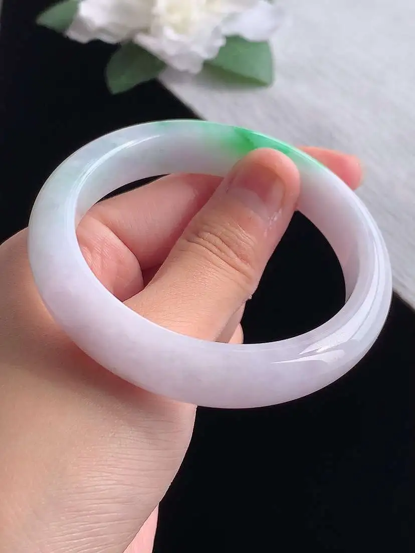a货翡翠老坑冰种春带彩紫罗兰飘绿正装正圈手镯55-56圈口  尺寸55.8×12×8mm 重量55.78g 1029