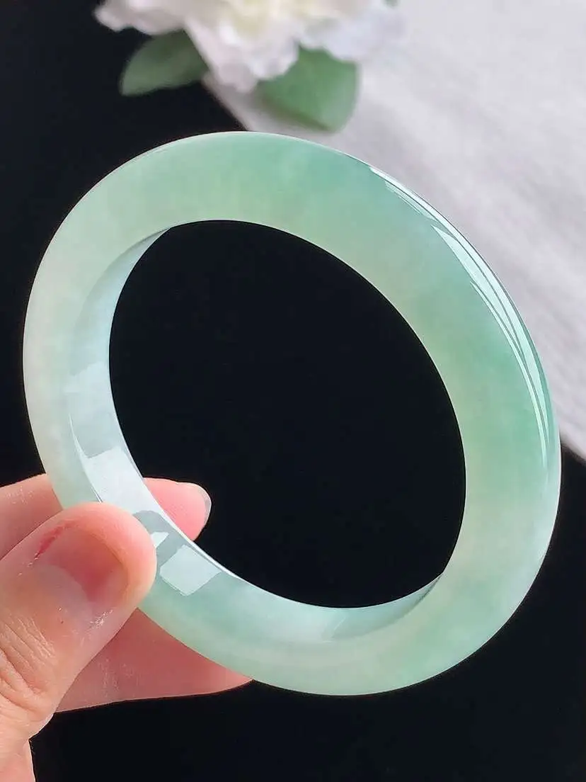 a货翡翠老坑冰种晴绿正装正圈手镯56-57圈口  尺寸56.5×11.3×9.3mm 重量62.35