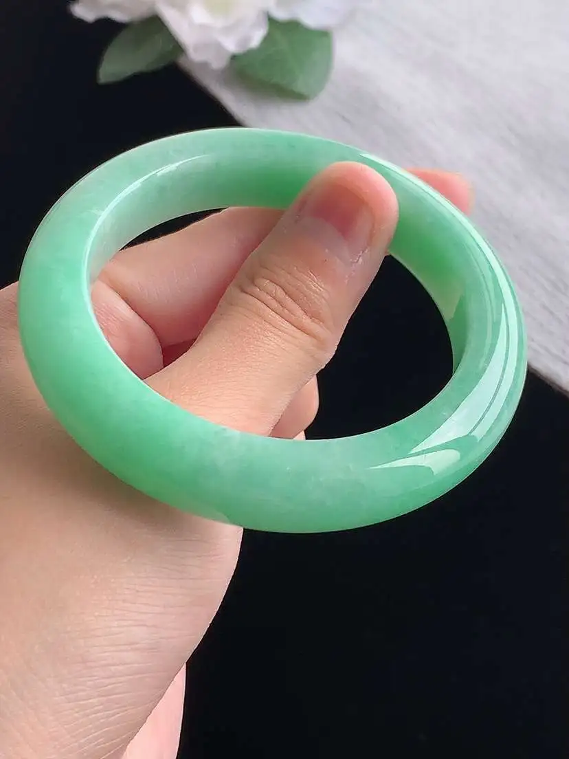 a货翡翠老坑冰种满绿厚装正装正圈手镯54-55圈口 尺寸54.8×12×9.5mm 重量68.43g 1029