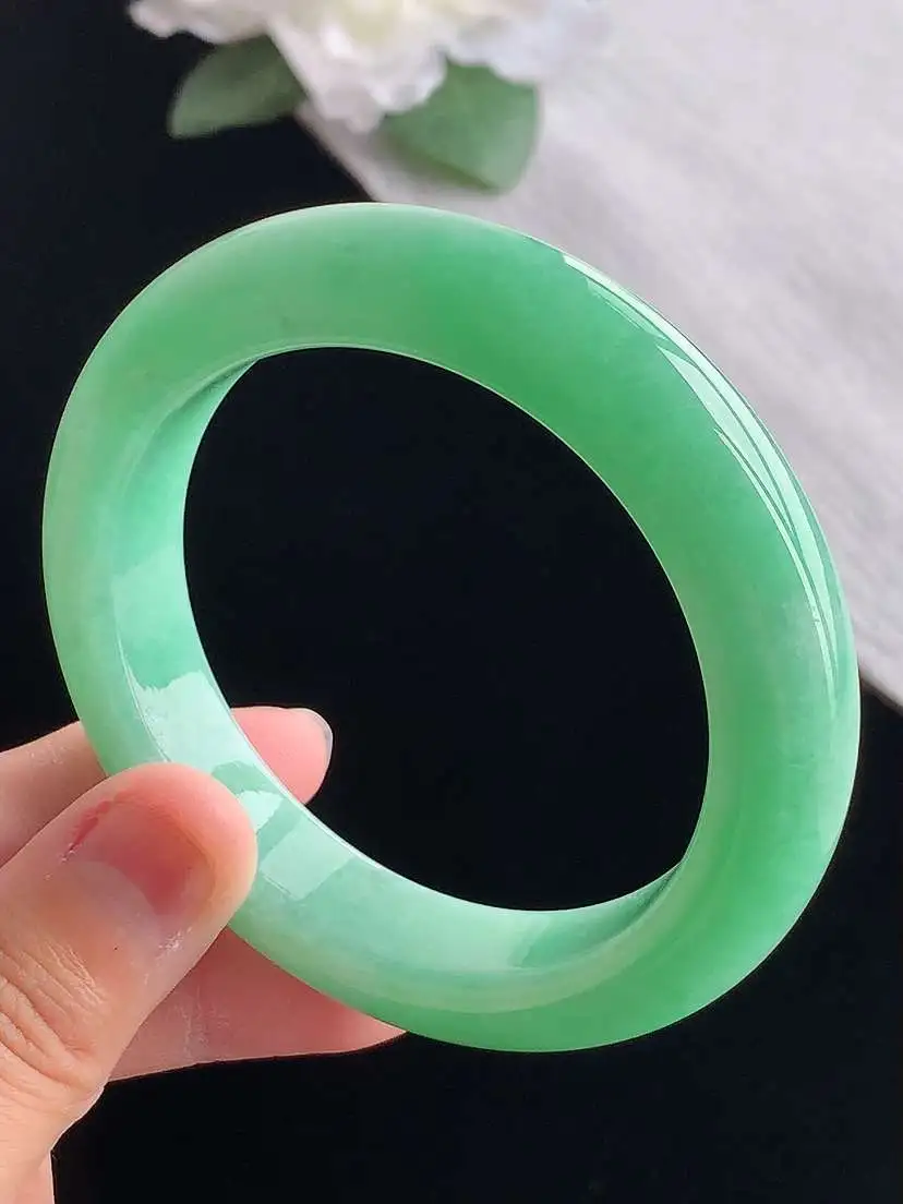 a货翡翠老坑冰种满绿厚装正装正圈手镯54-55圈口 尺寸54.8×12×9.5mm 重量68.43g