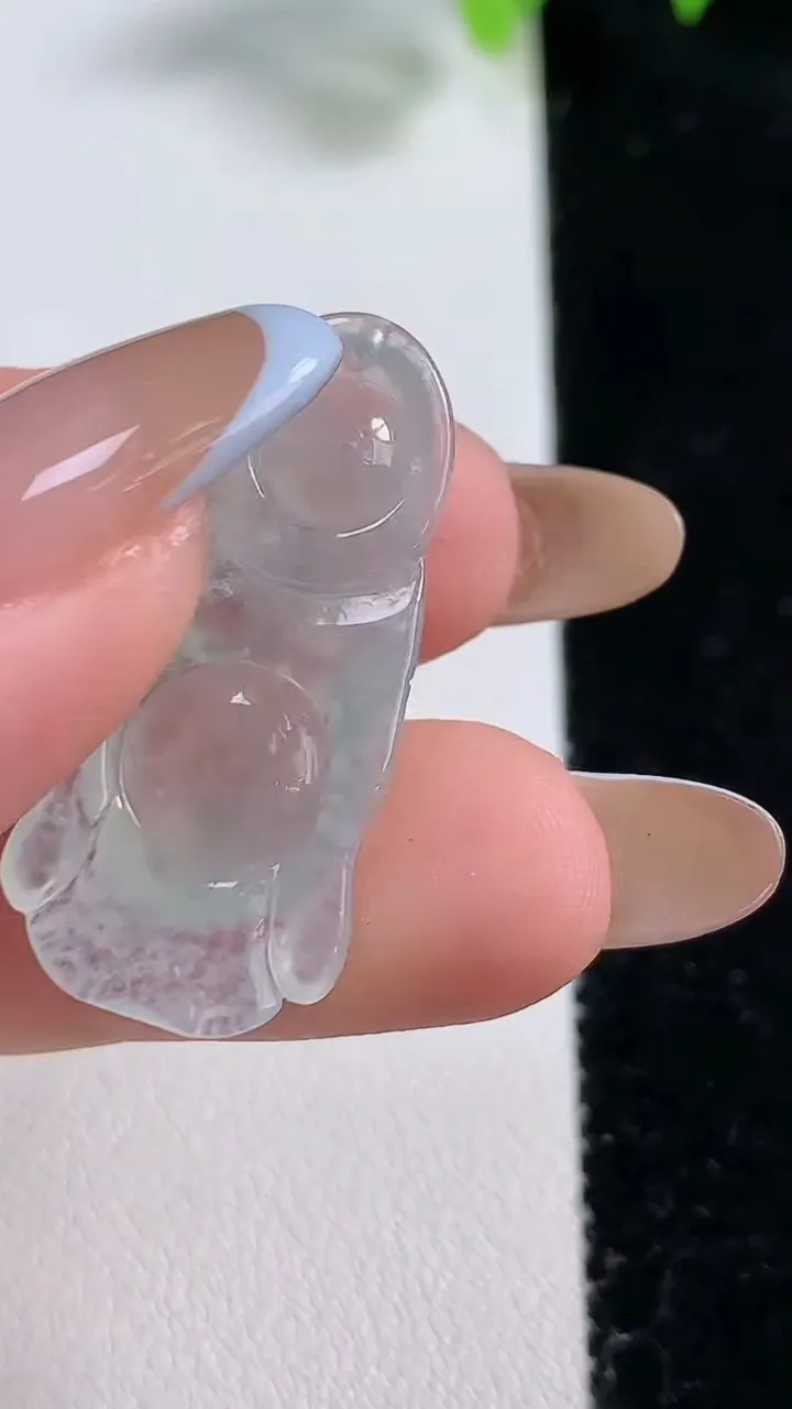 天然A货翡翠冰种飘花站佛 佛公吊坠，尺寸31.8-13.4-4.8，重量:3.22g
10月30日