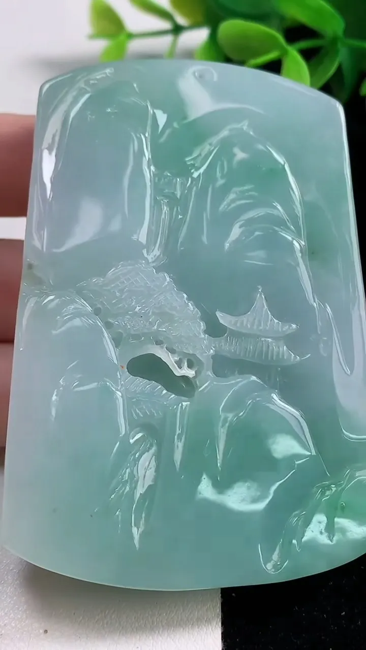 天然A货翡翠山水牌吊坠，尺寸76-52.8-13.8，重:127.76g
10月30日