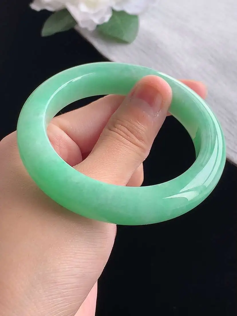 a货翡翠老坑冰种满绿厚装正装正圈手镯54-55圈口 尺寸54.8×12×9.5mm 重量68.43g 1029