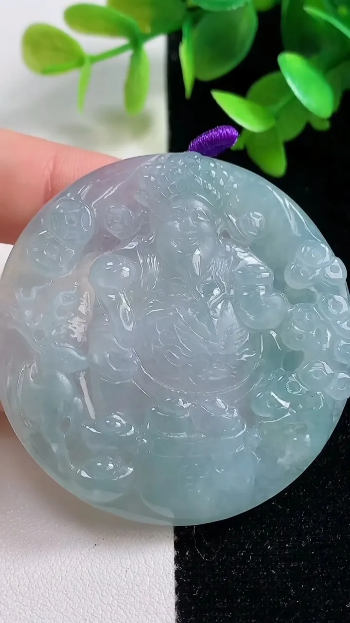 天然A货翡翠财神爷吊坠，尺寸51.2-6，重量:31.88g
10月30日