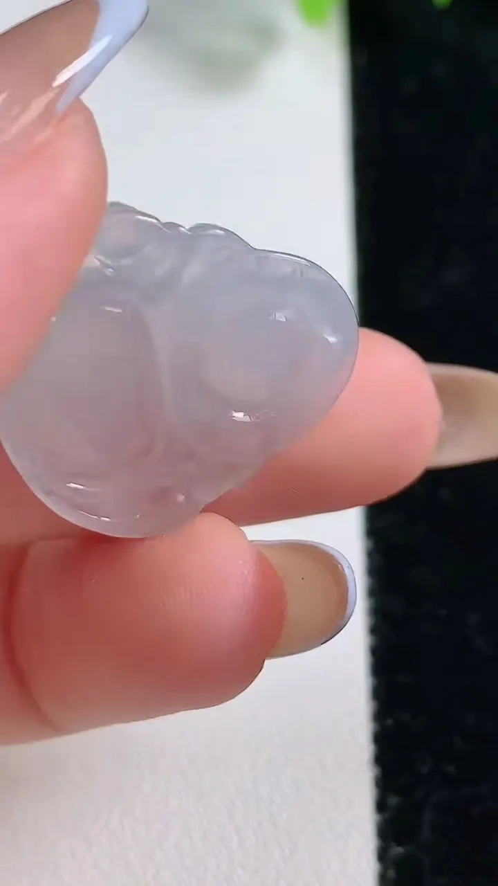 天然A货翡翠佛公吊坠，尺寸23.7-24-5.6，重量:4.77g
10月30日