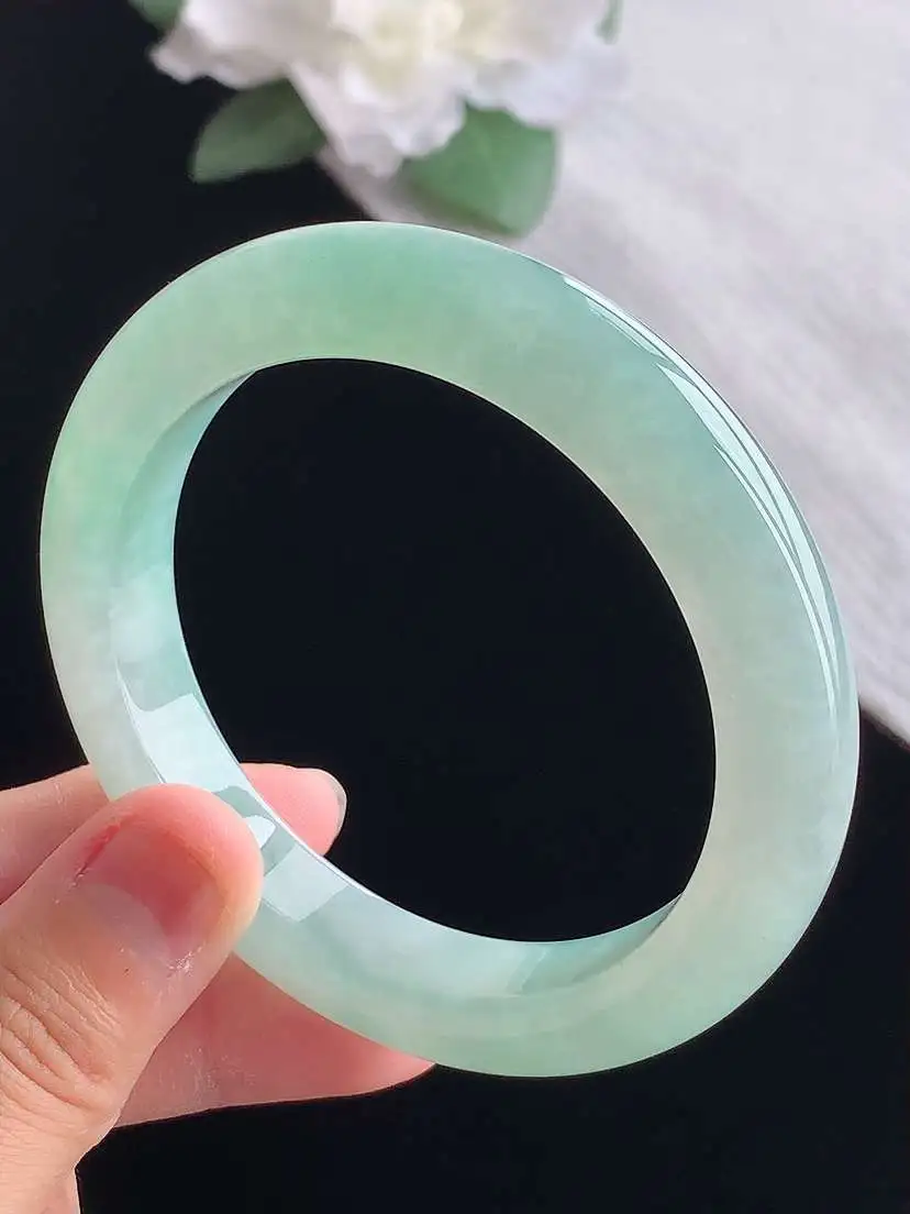 a货翡翠老坑冰种晴绿正装正圈手镯56-57圈口  尺寸56.5×11.3×9.3mm 重量62.35