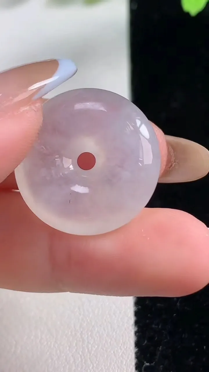 天然A货翡翠平安扣吊坠，尺寸22.5-6，重:5.85g
10月30日