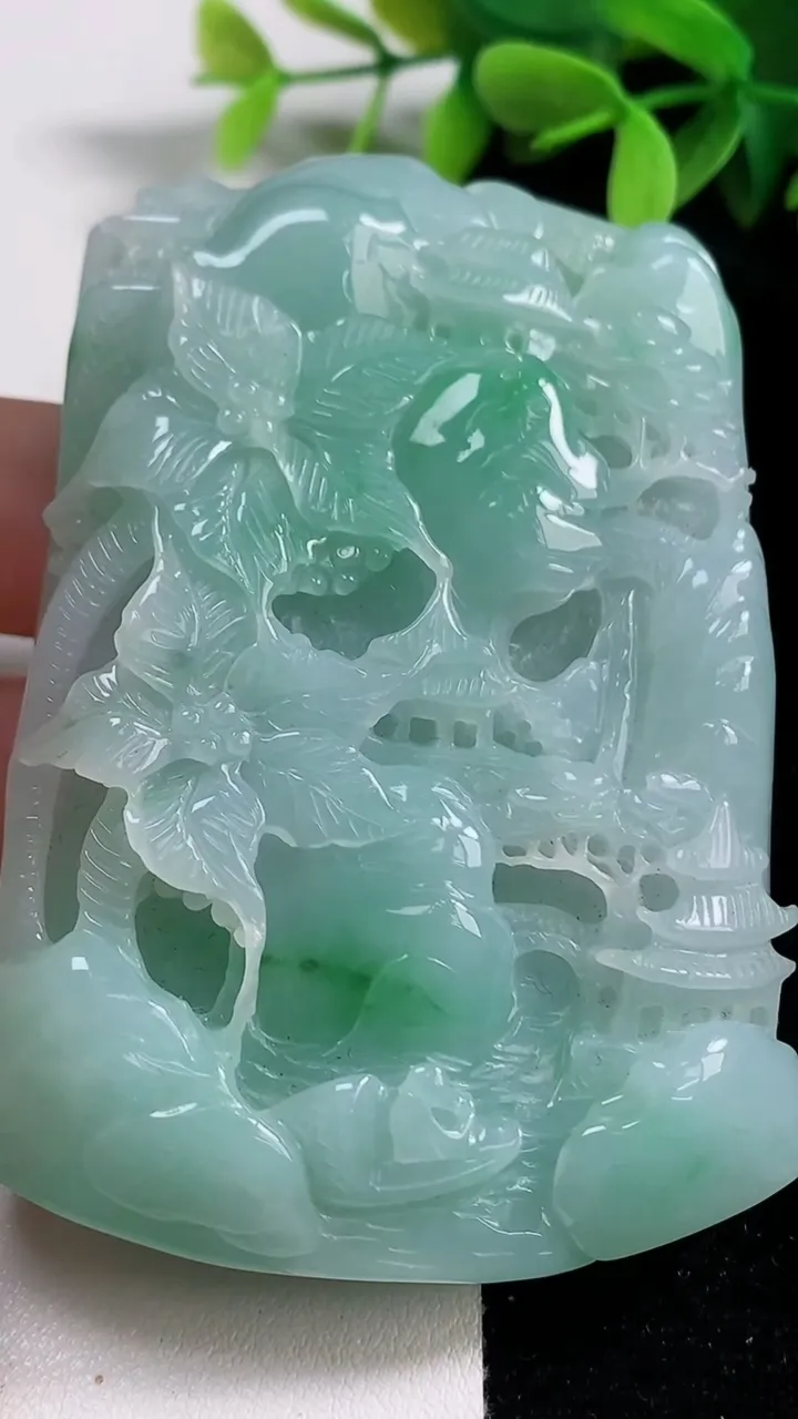 天然A货翡翠山水牌吊坠，尺寸76-52.8-13.8，重:127.76g
10月30日