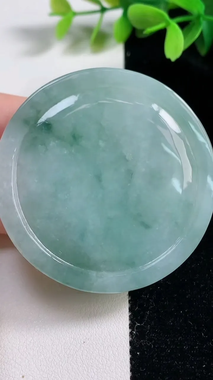 天然A货翡翠冰种飘花文殊菩萨吊坠，尺寸53.8-13，重:79.98g
10月30日