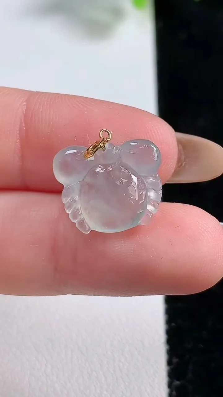 天然A货翡翠种白冰螃蟹 八方来财吊坠，尺寸12-15-3.7，重量:1.51g
10月30日