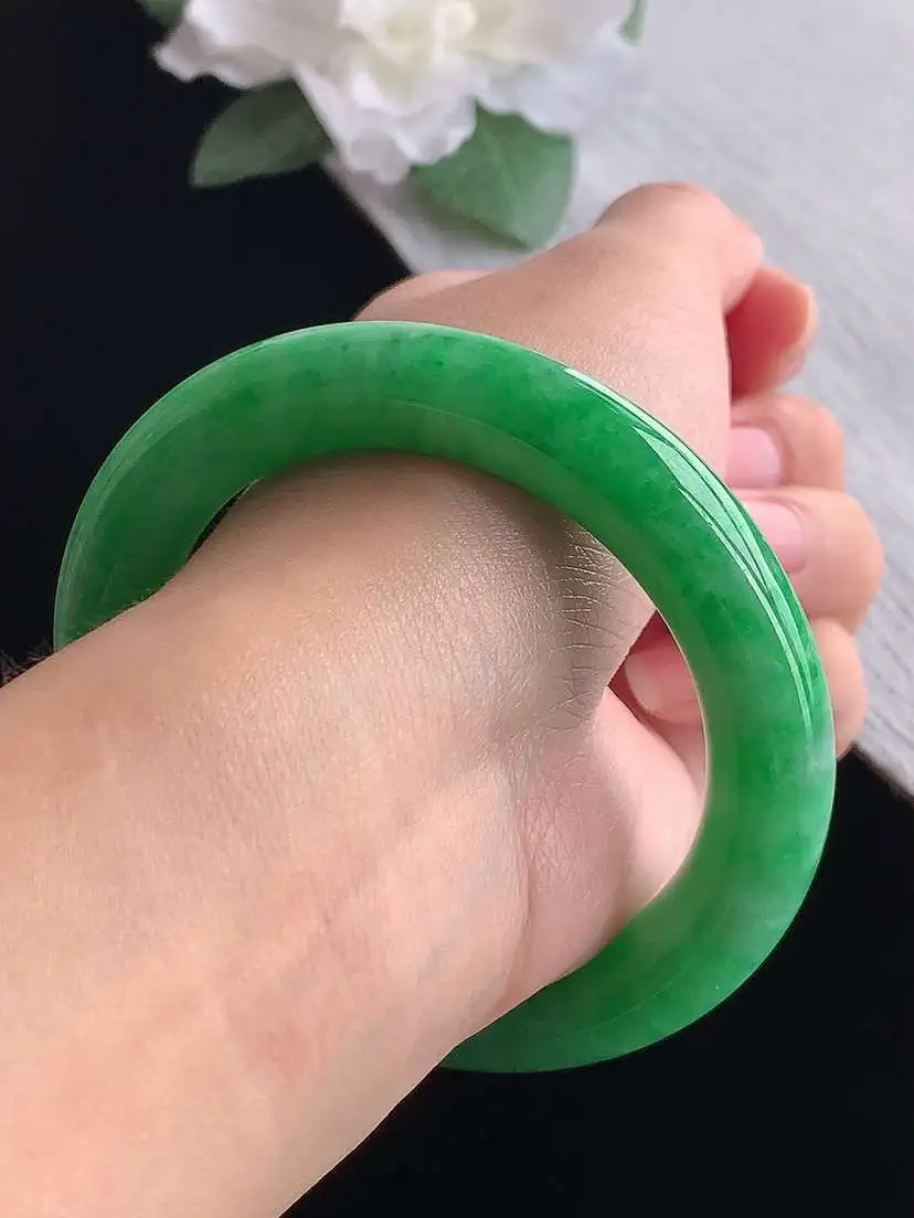 a货翡翠老坑冰种满绿圆条手镯54-55圈口  尺寸54.5×11.2mm 重量69.38g 1029