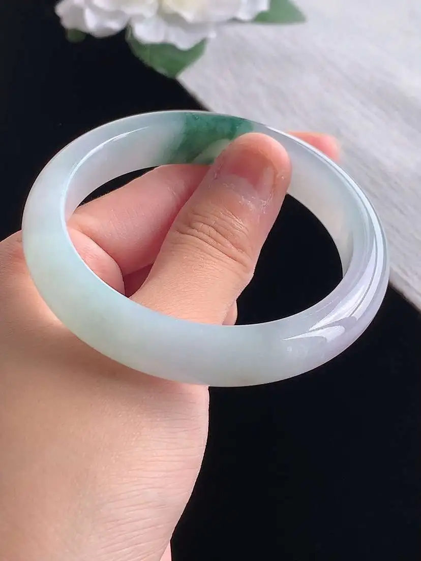 a货翡翠老坑冰种飘花正装正圈手镯55-56圈口  尺寸55×11.8×8.4mm 重量50.74g 1028
