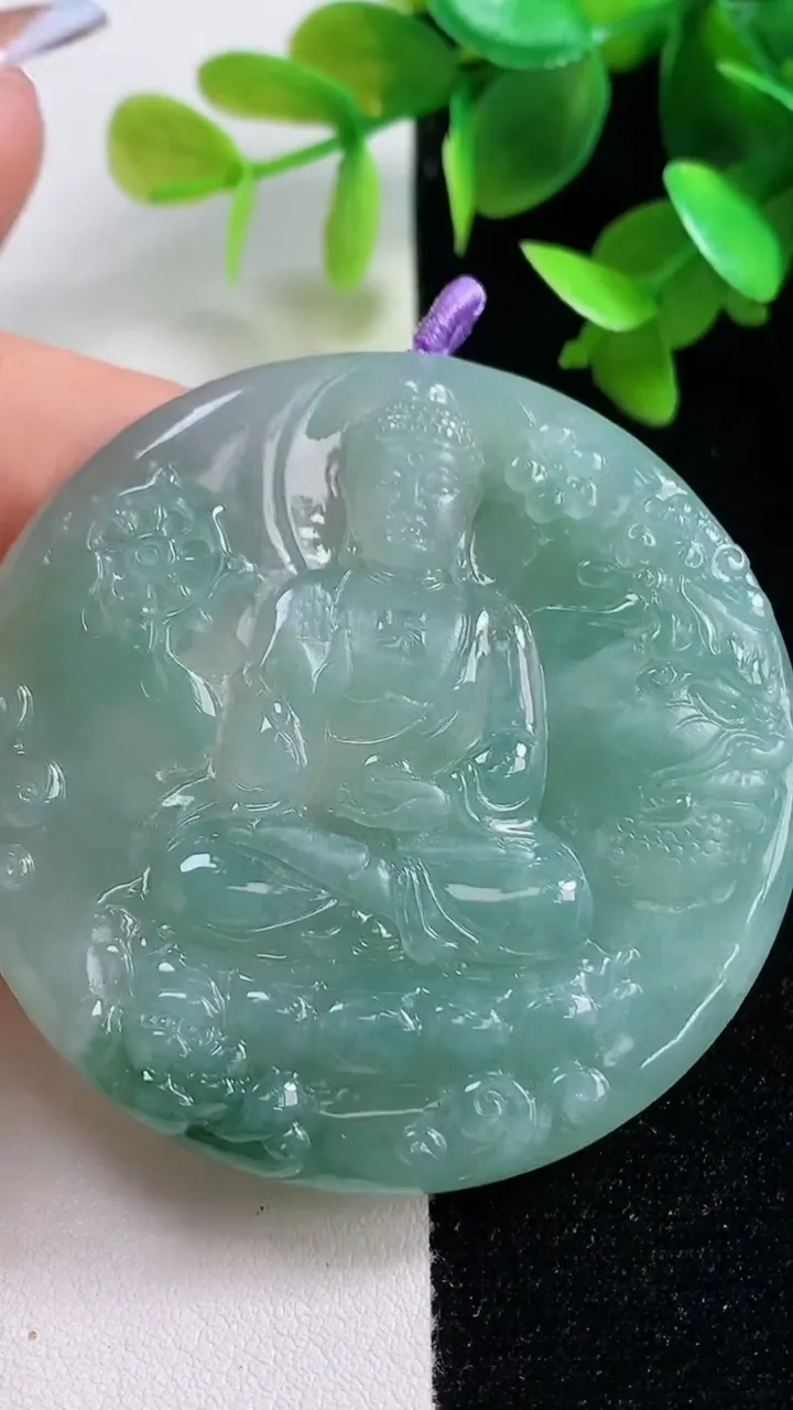 天然A货翡翠文殊菩萨吊坠，尺寸55.3-6，重量:38.68g
10月30日