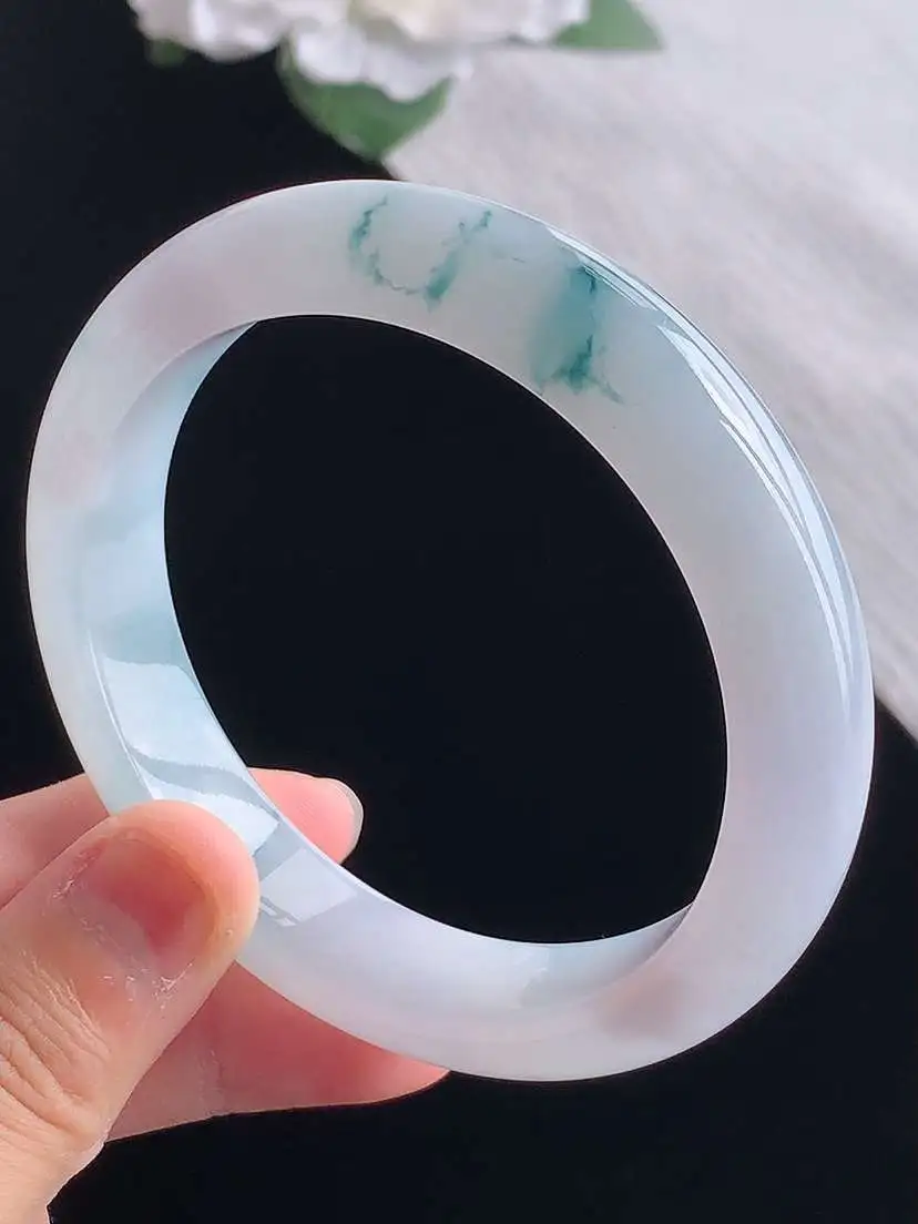 a货翡翠老坑冰种紫底飘花正装正圈手镯59-6大圈口  尺寸59×12.3×8.4mm 重量64.16