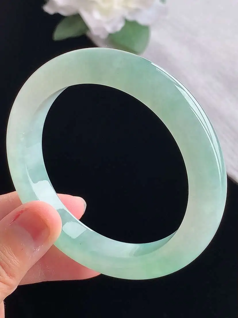 a货翡翠老坑冰种晴绿正装正圈手镯56-57圈口  尺寸56.5×11.3×9.3mm 重量62.35g 1029