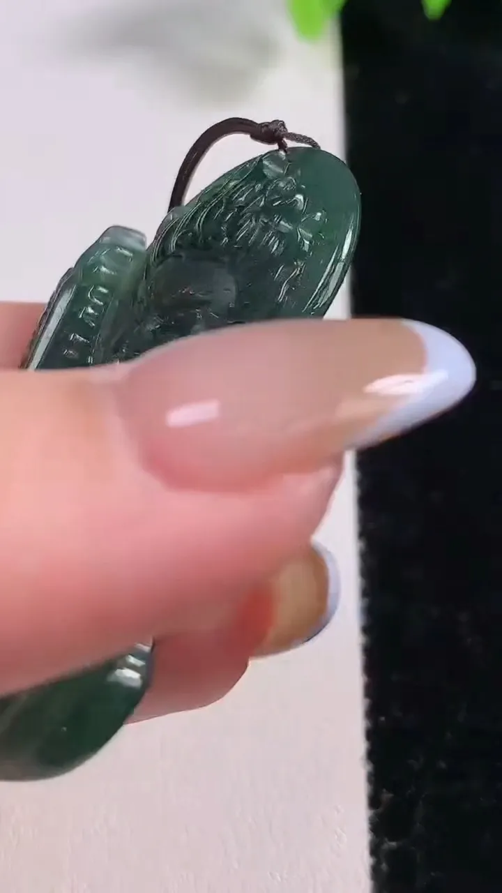 天然A货翡翠蓝水不动明王吊坠，尺寸50-29-5.2，重量:14.29g
10月30日
