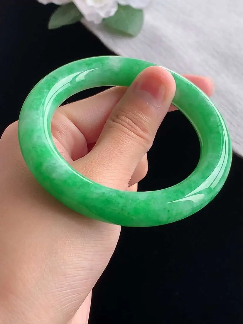 a货翡翠老坑冰种满绿圆条手镯54-55圈口  尺寸54.5×11.2mm 重量69.38g 1029